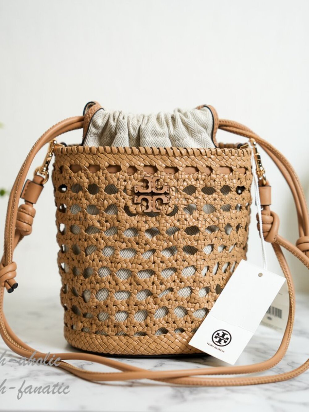 Tory Burch Woven Leather Bucket Bag in Honeycomb Tan NWT - Picture 1 of 8